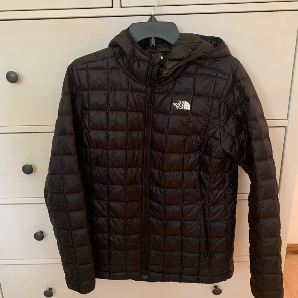 The North Face Women’s ThermoBall™ Eco hoodie jacket in black Medium